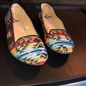 Tribal/Aztec print flats